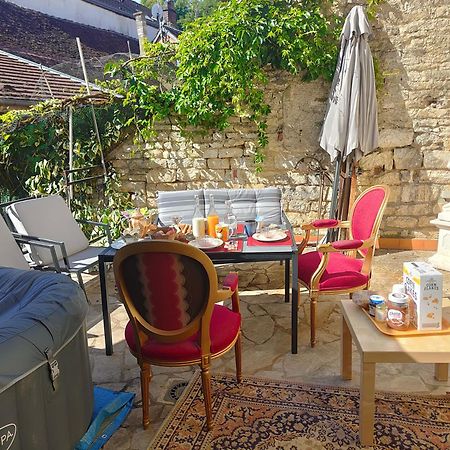 La Taniere Des Tanneries Bed & Breakfast Tonnerre Exterior photo